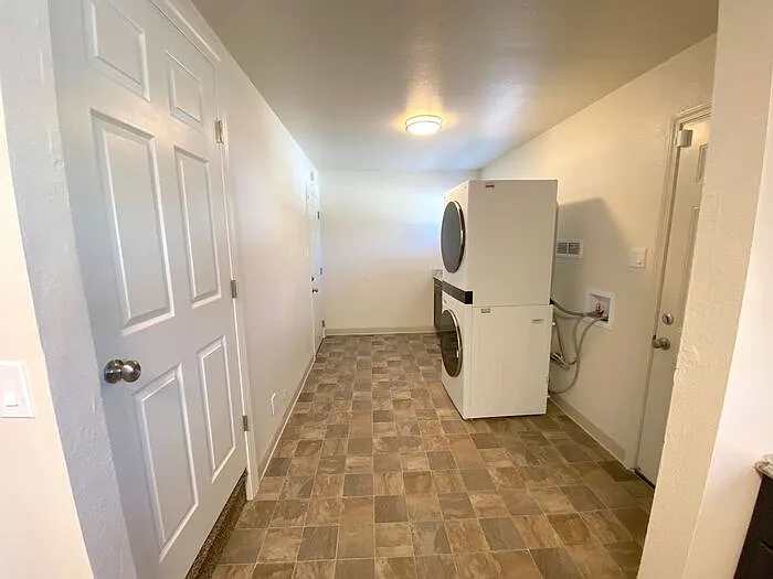 1100 Sutro St — Photo 17