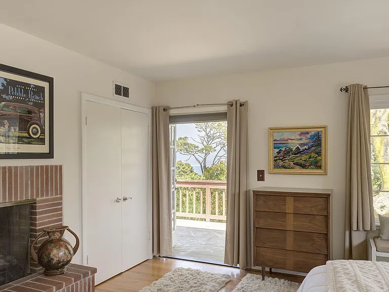 Bedroom #1 - King Bed, En Suite Bath (Fireplace is decorative only)