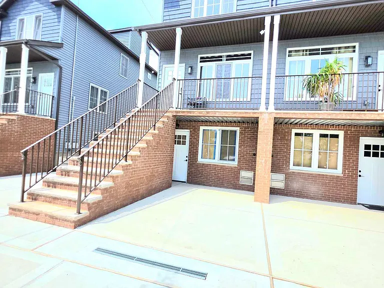 787 Olympia Blvd #1 — Photo 34