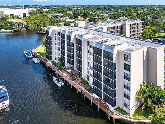 2nd image of 12 Royal Palm Way Unit 605