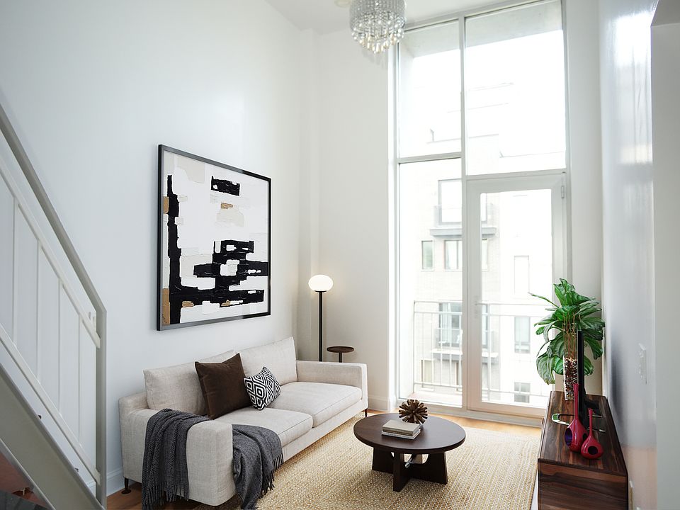 1st image of 87 Clay St APT 3A
