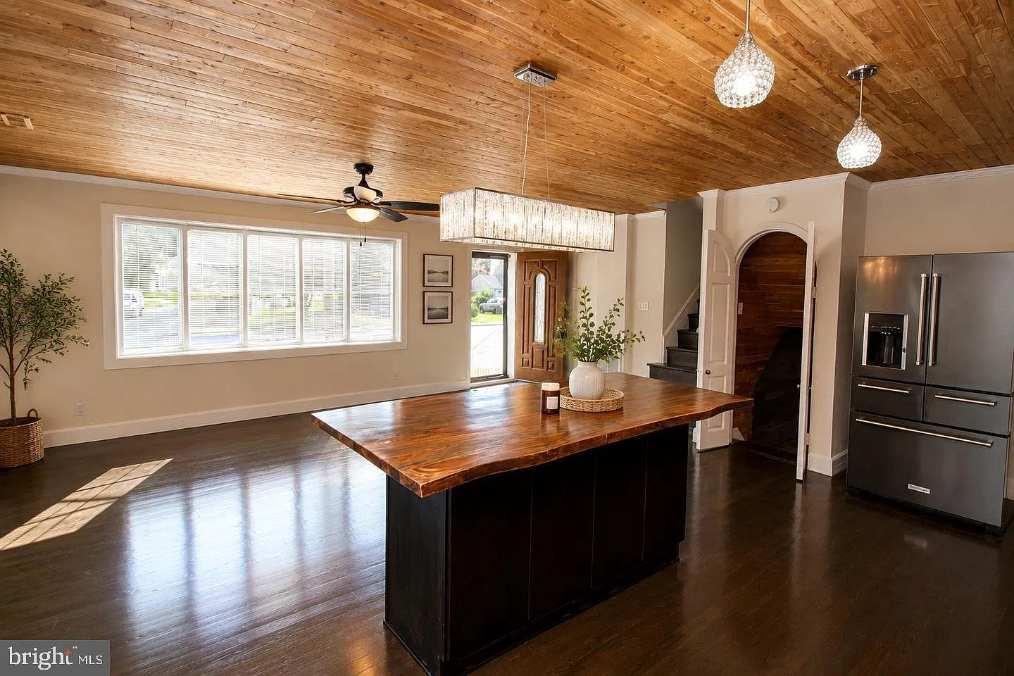4 bed, 2.0 bath, 1656 sqft, $2,900 — Photo 4