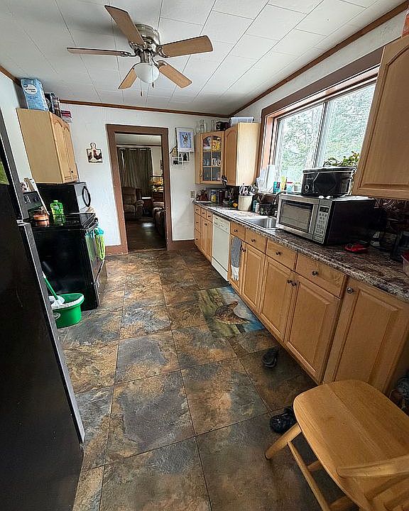 1st image of 171 2nd St