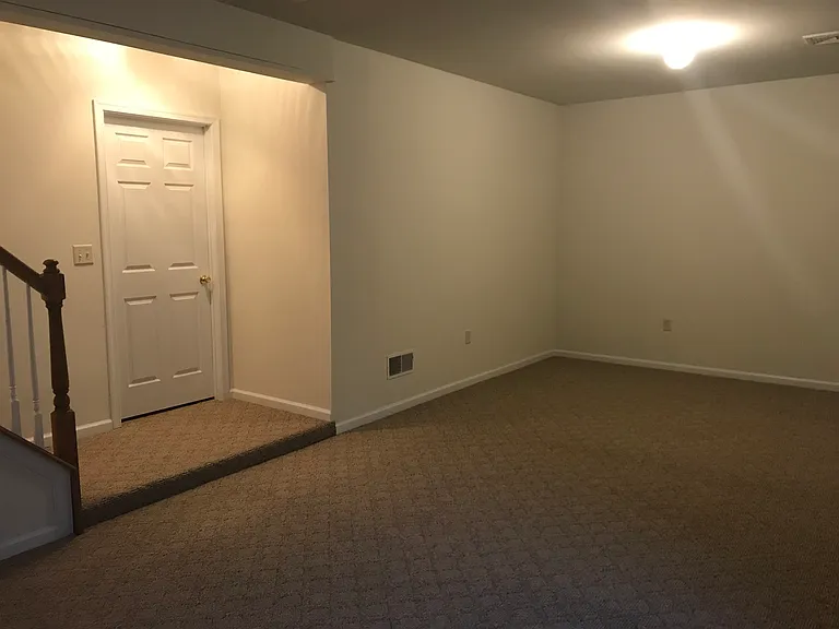 413 Marion Rd — Photo 11