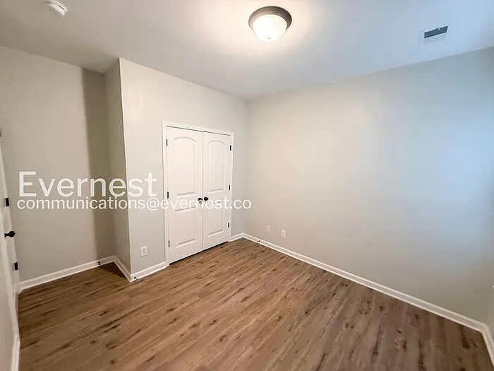 208 Hampton Dr — Photo 14