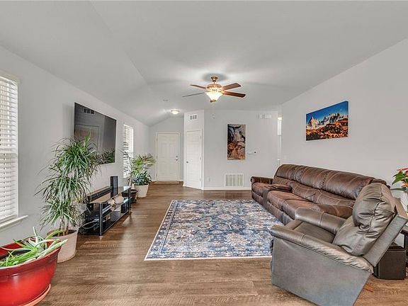 4th image of 8017 SE 6th Ter