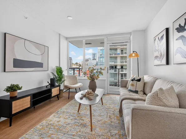 988 Quayside Dr #905, New Westminster, BC V3M 0L5