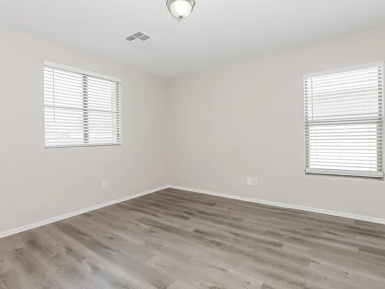1648 E Joseph Way — Photo 12