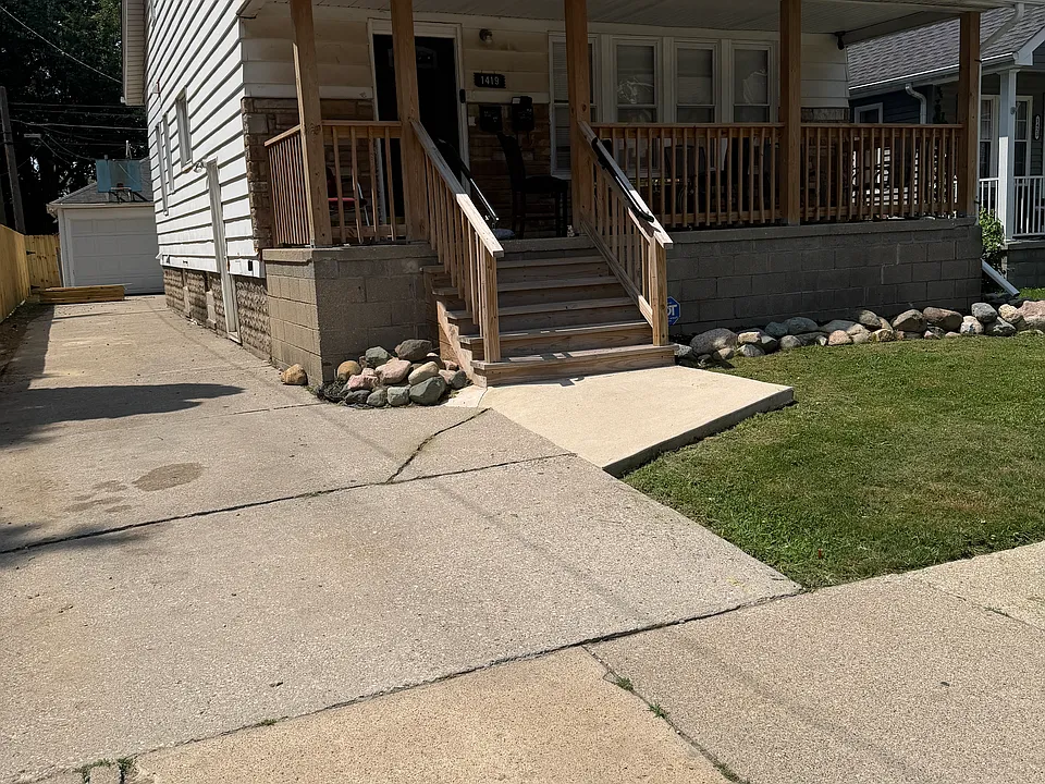 1419 University Ave