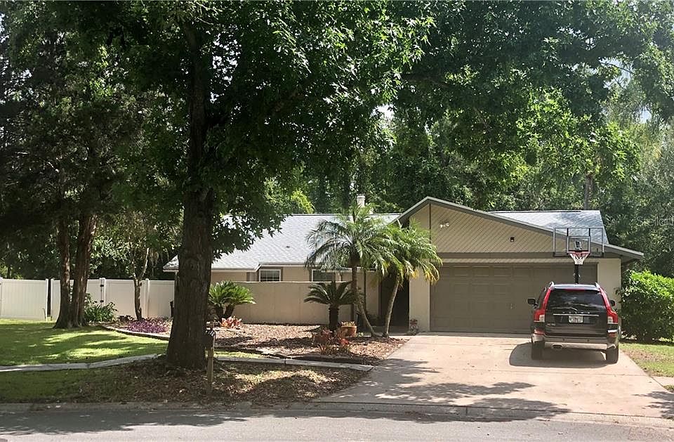 1st image of 15921 Country Farm Pl