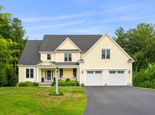 206 Hannah Dr, Whitinsville, MA 01588