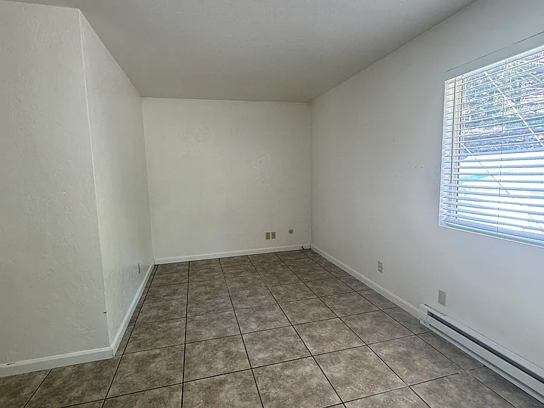 969 S Weed Blvd — Photo 15