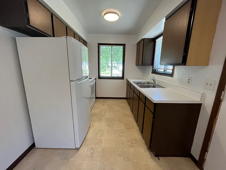 2524 Plymouth Rock Ave — Photo 2