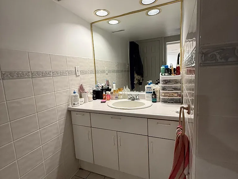 20 Castlebury Cres N #BASEMENT — Photo 12