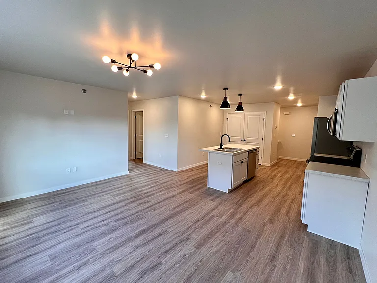826-834 Thames Ct #1008 — Photo 12