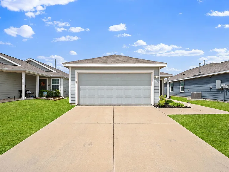 7509 Gray Wolf Ln — Photo 3