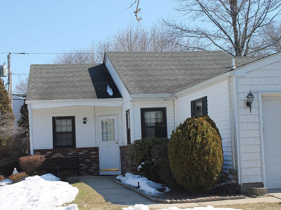 1st image of 92 Knolls Dr