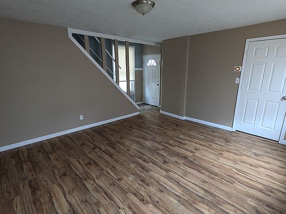3rd image of 2787 Montana Ave