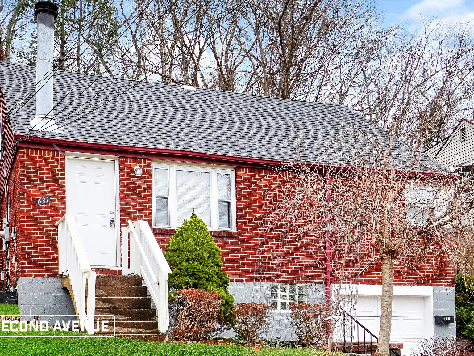 3 bed, 2.0 bath, 1318 sqft, $1,559 — Photo 1