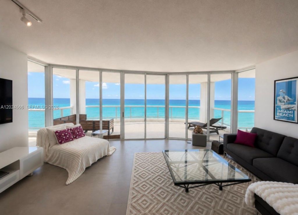 Apartment in Miami Beach, Miami-Dade - View 2