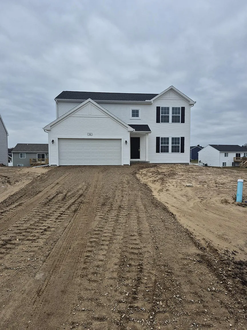 541 Snow Pine Ct NE photo 1
