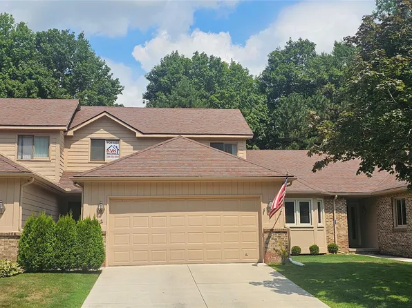 30816 Misty Pines Dr, Farmington, MI 48336