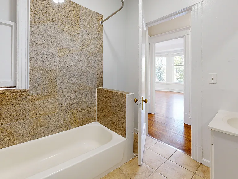 720 Jones St #27 — Photo 7
