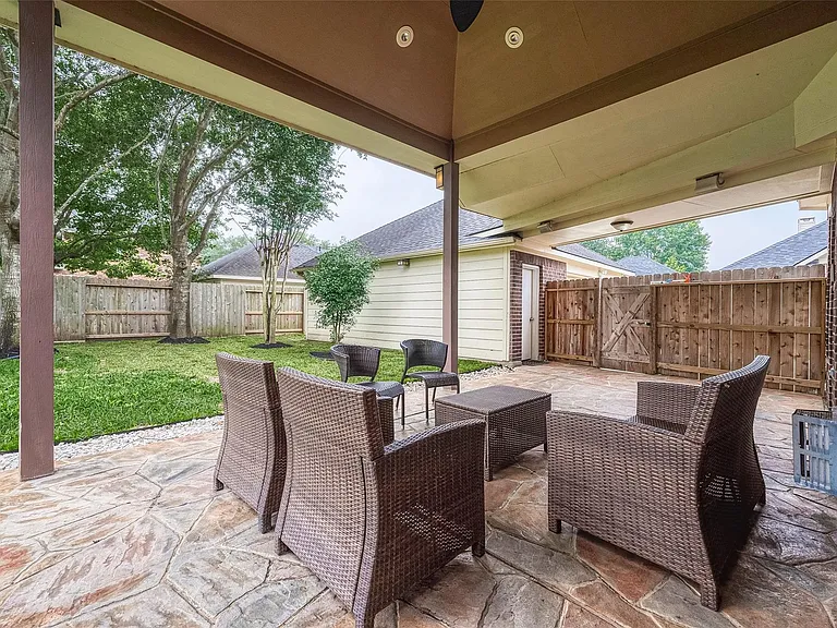 5910 Misty Island Ct — Photo 46