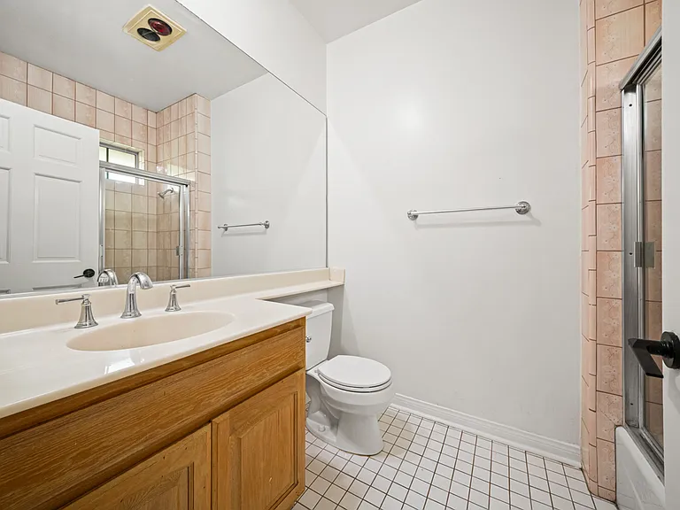 2nd Level Bedroom #3 Ensuite Bathroom