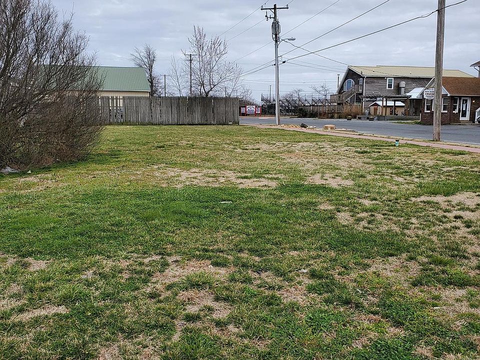 2nd image of 619 W Main St
