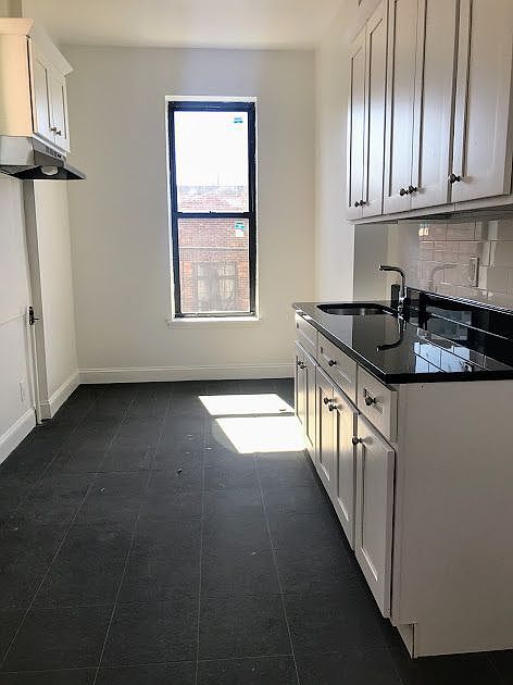1st image of 792 Park Pl APT 3L