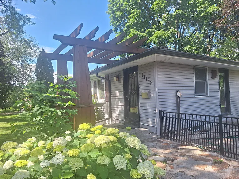 11124 Drew Ave S — Photo 3
