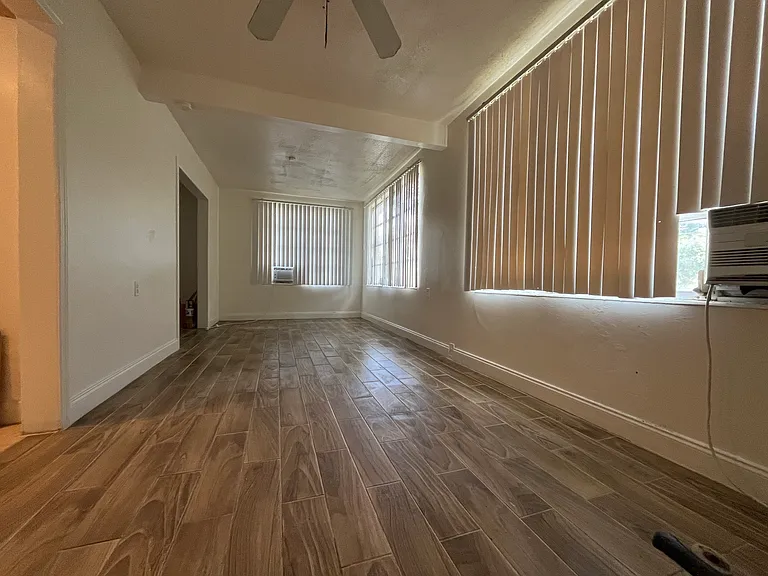 257 Whittier Ave — Photo 28