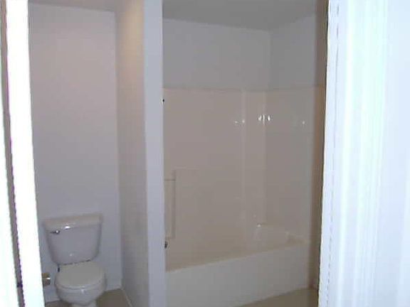 5th image of 824 E Randolph St