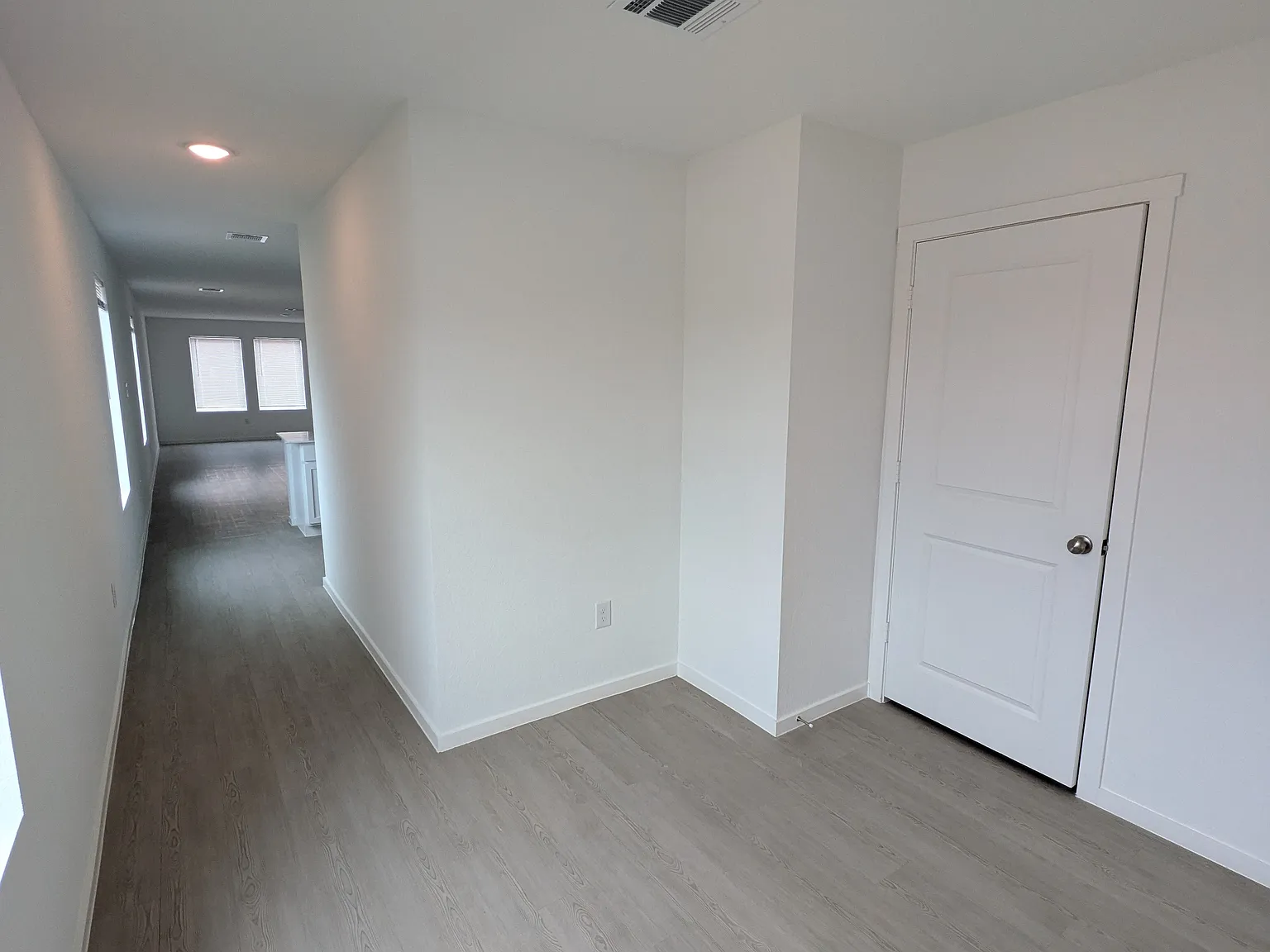 4 bed, 1575 sqft, $1,574 — Photo 2