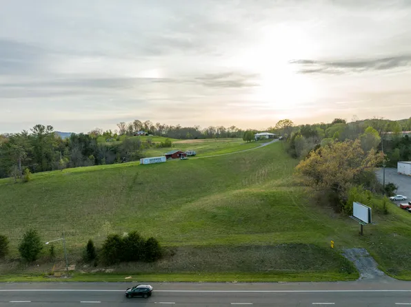 3000 N John B Dennis Hwy, Kingsport, TN 37660