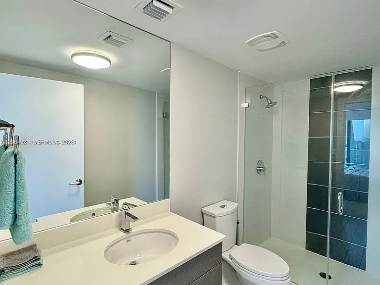 321 NE 26th #703 — Photo 7