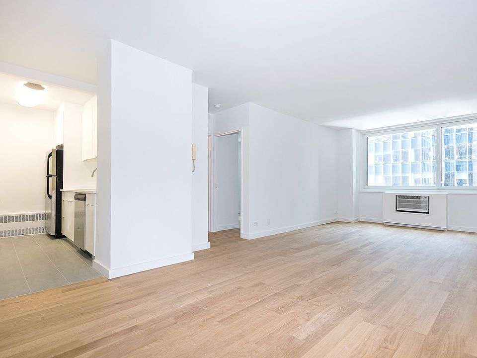 1st image of 230 W 55th St APT 18G
