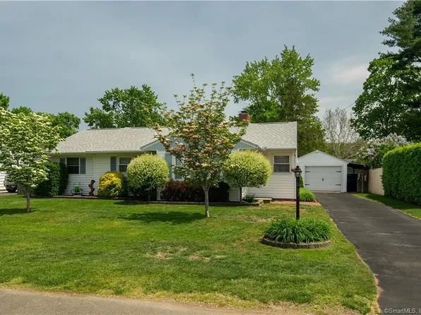 34 Canterbury Lane, Plainville, CT 06062