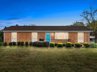 2086 Memorial Dr, Clarksville, TN 37043