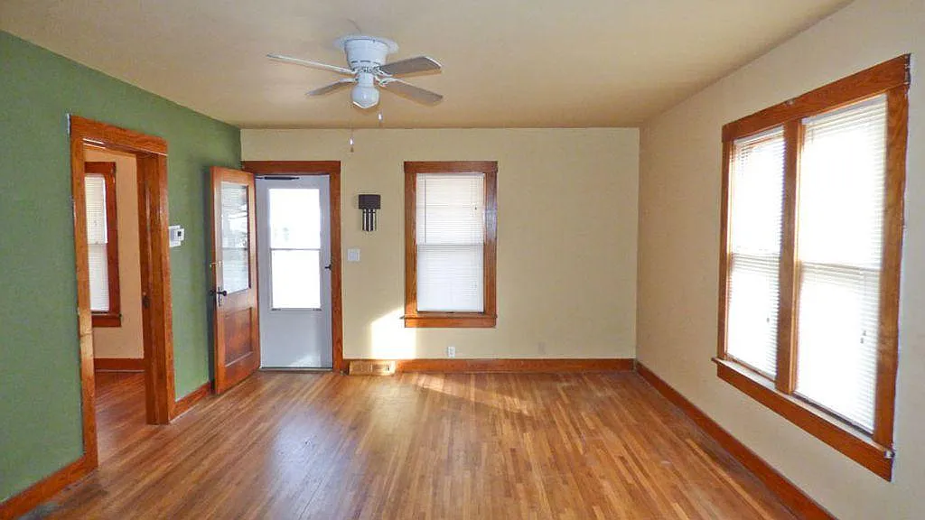 2 bed, 1080 sqft, $950 — Photo 2