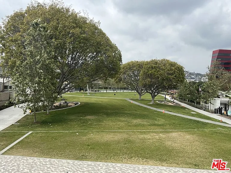 505 N San Vicente Blvd — Photo 19