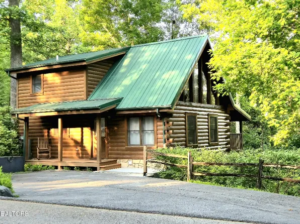 742 Yona Trail Way, Gatlinburg, TN 37738