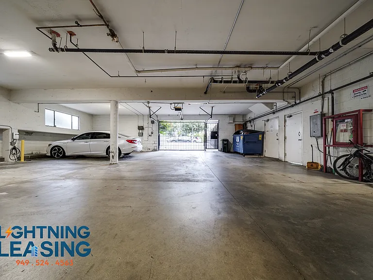 815 S Shenandoah St #302 — Photo 42