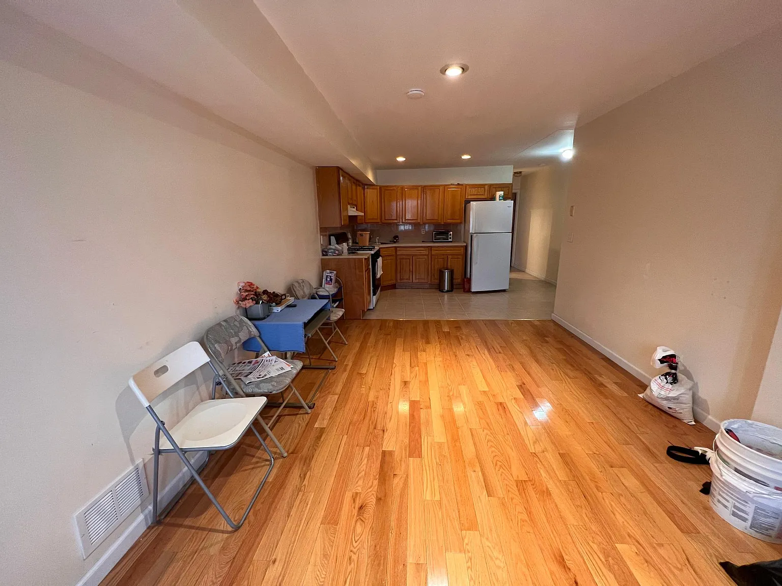 40 Garibaldi Ave — Photo 4