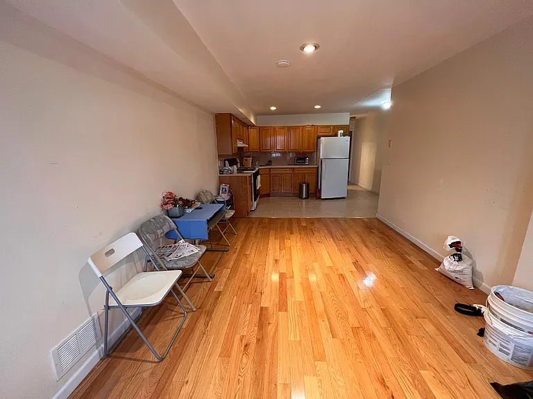 40 Garibaldi Ave #1 — Photo 4