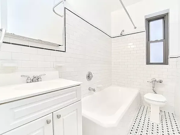 124 East 24th Street image 4 of 6