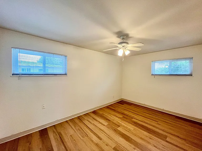 6083 Severin Dr — Photo 8