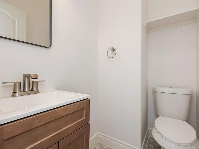 2303 Cunningham Dr — Photo 21