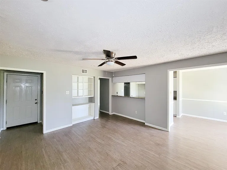 13611 Ravensway Dr #B — Photo 5